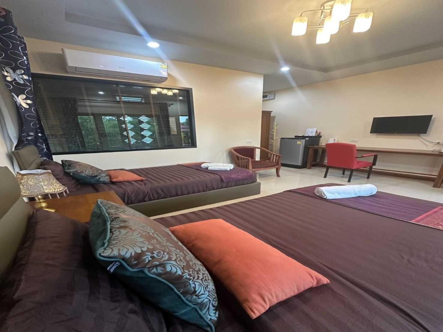 Capital O 75518 Baan Rose Resort Ao Luk Exterior photo